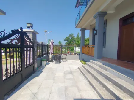 Weilanxuan Lake View Homestay (Weishandao Scenic Area) Отели в г. Вейшань