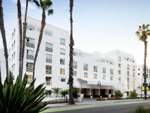 Sandbourne Santa Monica, Autograph Collection