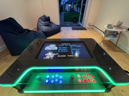 Luxury Family Home in Central Windsor with Large Garden, Games Room & Parking Отели рядом с достопримечательностью «Dramatica»