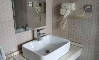 Yijia Hotel
