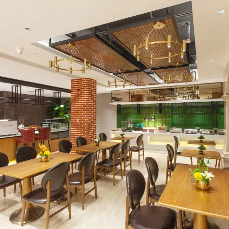 James Joyce Coffetel Hotel (Xiangyang Ancient City Tanxi Road)