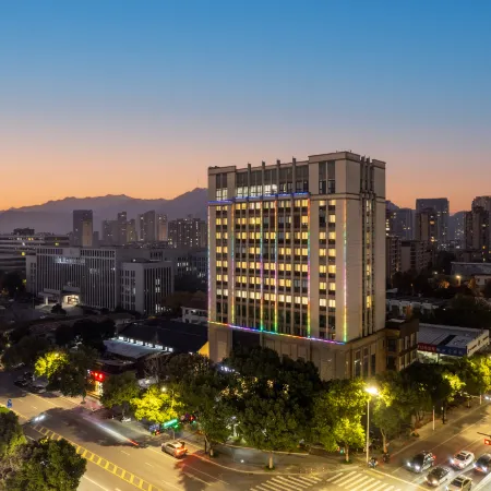 Lihang Hotel (Tonglu Central Plaza Store) Отели рядом с достопримечательностью «Tonglu Theater»