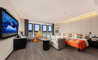 Baoshan Longyang District Hengbang Building Atour Hotel