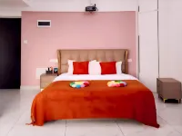 Cloud Sea View Hotel