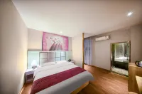 Yuecheng Express Hotel (Dongxing National Gate Port) - balcony