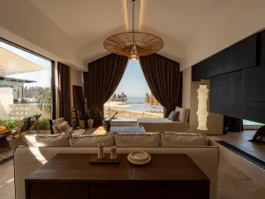 라이트 뱅크 리조트 호텔