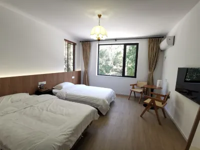 Xinchang Shijiufeng Scenic Area Linshen Jianlu Homestay Hotels near Shi Jiu Feng