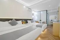 Junze Hotel (Kunming Railway Station Shuangqiao Night Market Style Street Branch)