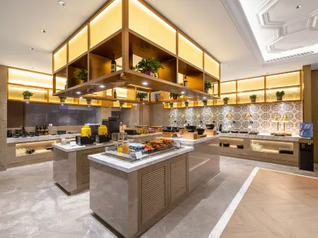 Vienna International Hotel (Tangshan Railway Station Xinhua West Road) Отели рядом с достопримечательностью «Tangshan Nan Hu Kailuan Scenic Area»