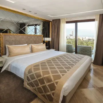 Suite Hotel Casa Diamond Отели рядом с достопримечательностью «Хаммам Зиани»