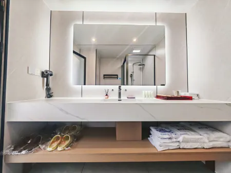 Gupo Mountain Resting Heart Yunshe Forest Hot Spring Beautiful Villa Отели рядом с достопримечательностью «Shibashuiyuan Ecological Scenic Spot»