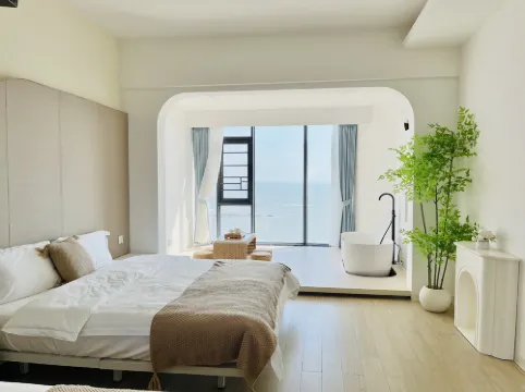 YiHaiGe Homestay (Huangjin Coast Luogasi Temple)