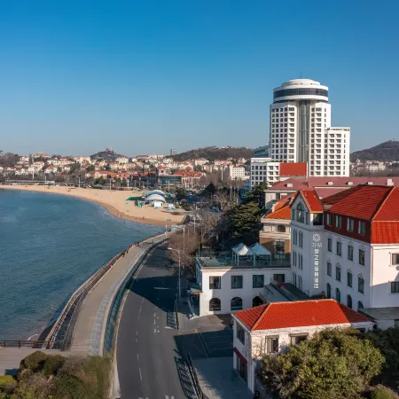 Floral Hotel·Qingdao Dream Ship Scenic Hotel Отели рядом с достопримечательностью «Храм Джаншан»
