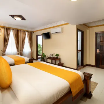 Bronam Residence & Spa Отели рядом с достопримечательностью «Пном Бакхенг»