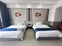 XIANGYUELAI HOTEL - Balcony