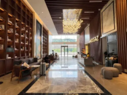 Mossaz by OliverHome - 2Pax - SmartTV - Hextar World - 1Utama