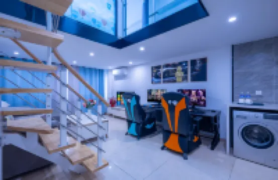 Jingziyou E-sports Homestay (Qingdao Licang Jinshui Road)