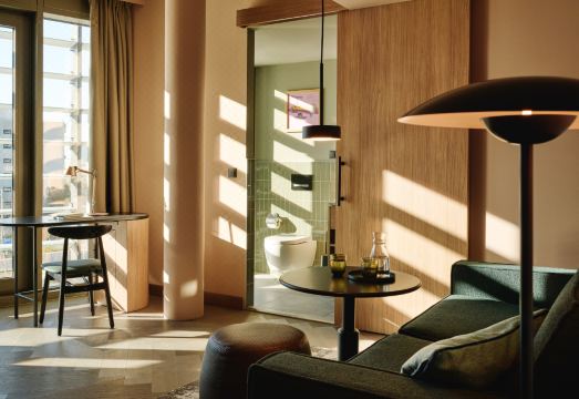 어 바이 아디나 비엔나 도나우