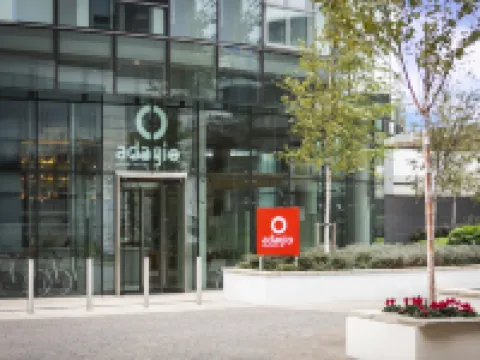 อพาร์ทโฮเทล อดาจิโอ ลอนดอน เบรนท์ฟอร์ด โรงแรมใกล้Chiswick House