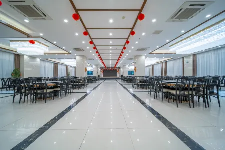 Gongliu Jiuyun Hotel Отели в г. Гунлюй