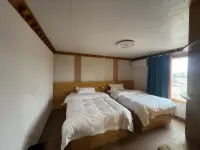 Youmu Manor Homestay Hotels near Zoige Grassland Nature Reserve