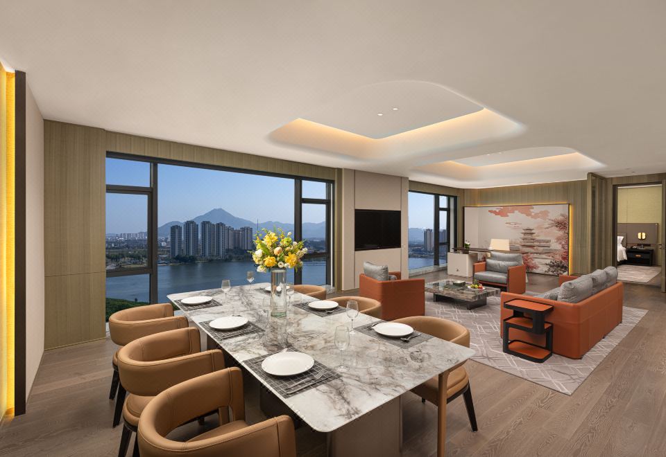 크라운 플라자 푸톈의 모던한 객실 내부