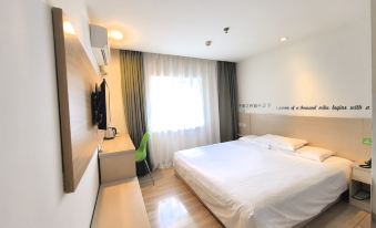 Motel (Harbin Central Avenue Sofia Church Toulong Commercial Building Store)