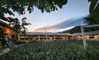 Deshe Gushan Home Light Luxury Private Tang Inn (Miaofengshan)