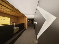 SFEEL Designer Hotel (Chengdu Taikoo Li Wangfujing  Road Branch) - parking