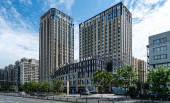 Palace Hotel (Chengdu Zoo Zhaojuesi South Road Subway Station)