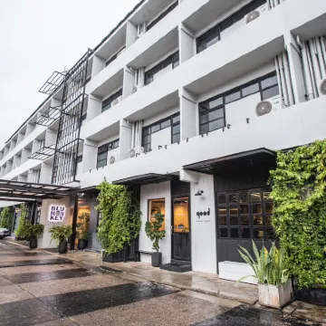 萬倫藍猴中心飯店 City Pillar Shrine （San Lak Muang）附近的飯店