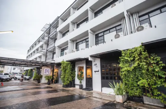 Blu Monkey Hotel Suratthani バンドン周辺のホテル