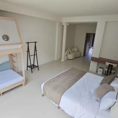 Yijia Homestay