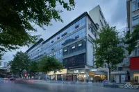 SFEEL Designer Hotel (Kunming Nanping Pedestrian Street) Отели в г. Район Cuihu