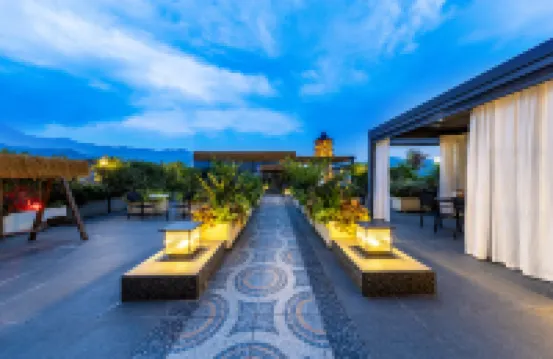 Dujiangyan Yuandong Yaju Hotel (panda valley Store)