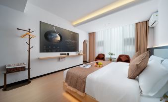 Jueduo Smart Hotel (Dali High-Speed Railway Station Erhai Park)