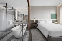 guifengjinlanhotel Отели рядом с достопримечательностью «Площадь Тайлунь Циолон»