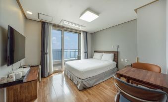 Mud Beach Hotel