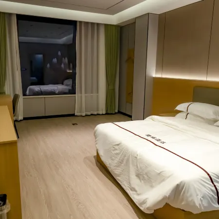 Xinlong Coral Hotel