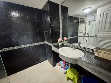 รูปภาพของHillside Condo 3