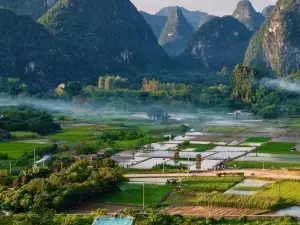 Yangshuo Fadai overhanging hot spring light luxury hotel