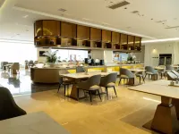 Vienna Hotel Wuchuan Government Hall Branch - parking