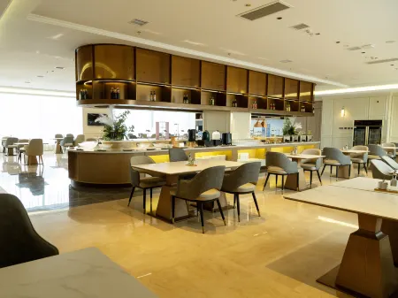 Vienna Hotel Wuchuan Government Hall Branch