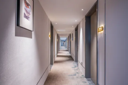 Home Inn Business Hotel (Xizhaosi Street Branch, Guangqumen Inner Subway Station, Beijing) Избранное Photos