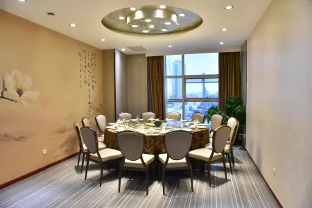 Infinite View Hotel Отели рядом с достопримечательностью «Zhongshan Ferry Terminal»