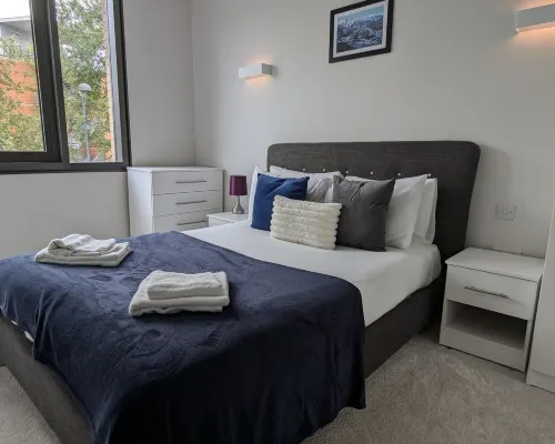 Modern 1 Bed Apt Near Ascot- with parking 브랙넬 호텔