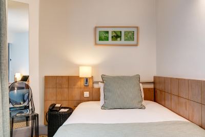 スタンダード シングルルーム ホテル コーマルティン オペラ アストテルの写真