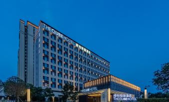 The qube Hotel