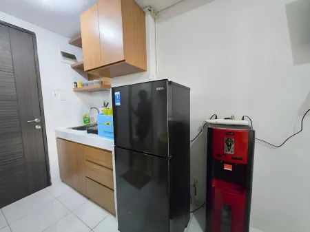 Apartemen amazana cheapest,cozy with wifi,pool and gym by luckystay