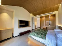 Shaojian · Yanpodu | Sheye · Hot Spring Private Bath Boutique Stay (Huoqiu) - parking